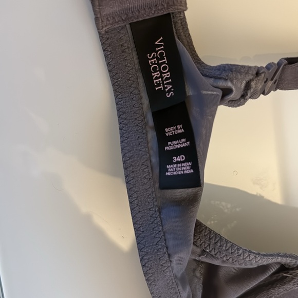 Victoria’s Secret Body by Victoria push-up bra. - Picture 3 of 5